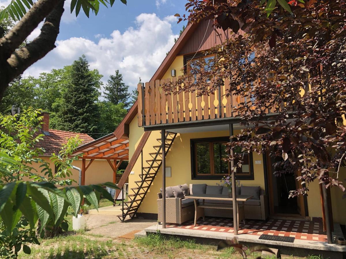 Forest-Side Home By Recreational Lake Kunfeherto Dış mekan fotoğraf